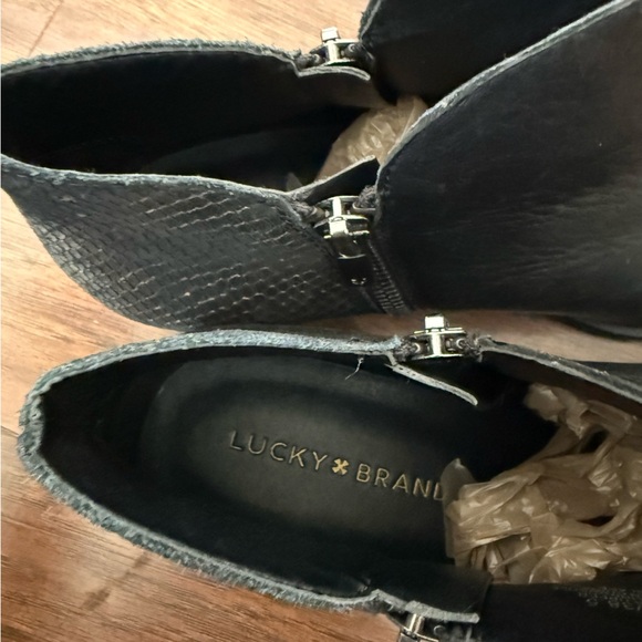 Lucky Brand Black Ankle Boots with Snakeskin Detail-Size 8.5 - Picture 8 of 14